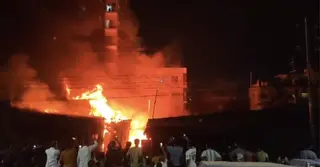 ফতুল্লায় ভয়াবহ অগ্নিকাণ্ড; ফায়ারের ৮ ইউনিটের চেষ্টায় নিয়ন্ত্রণ